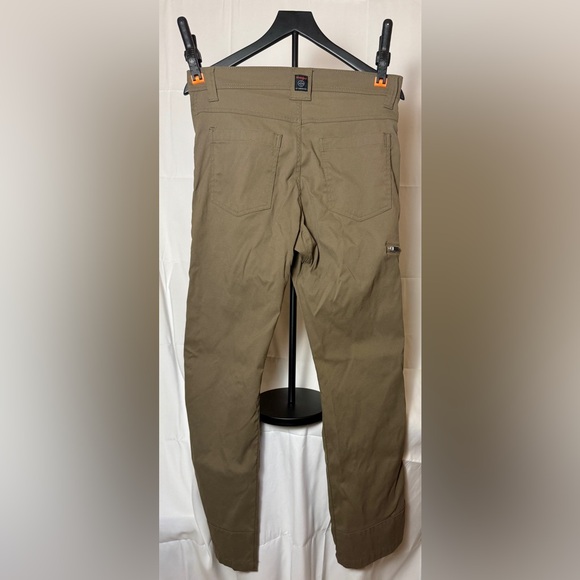 Wrangler Men’s ATG Synthetic Straight Utility Pants - Picture 2 of 2